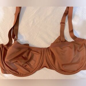 SKIMS elegant balconette bra 34 D never warm too small